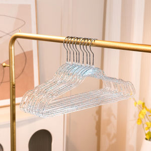 ไม้แขวนเสื้อพลาสติก ไม้แขวนเสื้อกันลื่น ไม้แขวนเสื้อ plastic hanger ยกแพ็ค 5ชิ้น แขวนเสื้อ ไลฟ์สด พร๊อพถ่ายรูป ยาว40cm Simple Thailand