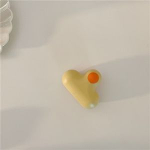 Dụng cụ vệ sinh gương phòng tắm thiết kế dễ thương tiện dụng