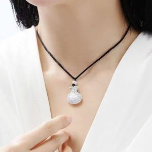 Light Luxury Ancient Craft Blessing Bag Necklace New Chinese Ancient Lucky Bag Pendant Necklace Jewelry Gift