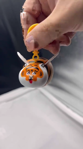 Car Keychain Exquisite Animal Little Tiger Keychain Charm Stretch Pendant Fly Wing Tiger for Key Chain Women Handbag Dec
