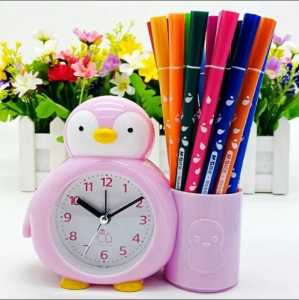 Jam Weker Meja/Jam Alarm Beker/Alarm Clock Kado Unik Lucu Motif Pinguin Plus Tempat Pensil Pulpen