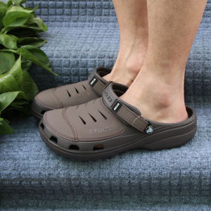 Giày sục crocs chuẩn xịn chống hôi chân nhựa tế bào êm mềm đúc liền khối siêu bền đi mưa lội nước đi biển Yukon Sport Clog màu nâu