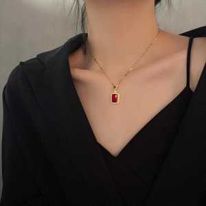 kalung liontin permata merah titanium / kalung wanita model anti luntur