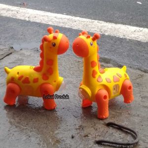 Mainan Anak Jerapah BO Bisa Bunyi 6920 Lampu  LED | Mainan Animal Giraffe Bisa Berjalan Menggunakan Baterai Ada Musik Dan Lampu UKURAN SEDANG Jerapah Edukasi Untuk Anak Anak Binatang Bisa Berjalan Mainan Terbaru Dan Berkualitas Funny Animal Giraffe