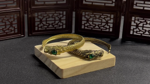 Mythical Creatures Brass Bracelet Dragon Designs Gemstones Embellished Retro Fashion for Trendy Women Wear