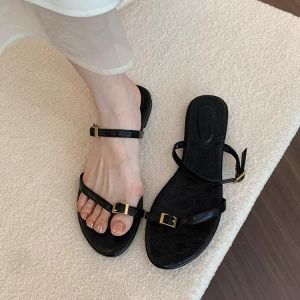 [Free Shipping] New womens summer flip-flops for outdoor wear Korean-style simple thin-strap sandals flat beach shoes holiday-style Roman shoes