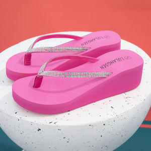[Free Shipping] New Summer Rhinestone Flip-Flops For Women Outdoor Thick-Soled Beach Sandals