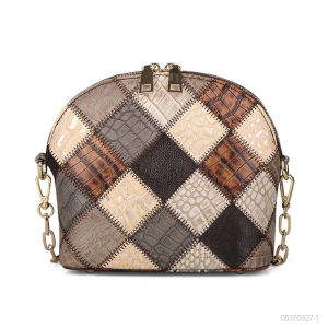 Cobbler Legend: กระเป๋าสะพายโซ่สตรีแผงออกแบบกระเป๋า Messenger และ กระเป๋าสะพายข้างกระเป๋าหนังนิ่มกระเป๋าโซ่