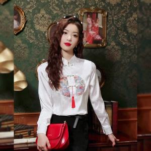 Ammin 2024แฟชั่นปกที่วางโทรศัพท์มือถือแบบหลวมสีขาวเสื้อเชิ้ตเสื้อเช็คการ์ดเย็บปักร้อยสวยงามสำหรับผู้หญิงใหม่ชุดเสื้อกระโปรงกระดุมกระดาษจีน