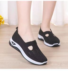 Free Shipping New Spring Collection Of Comfortable And Breathable Slip-On Casual Shoes For Middle-Aged And Elderly Women Featuring A Soft Sole For Comfortable Walking And Easy Wear
