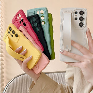 Màu kẹo có dây đeo cổ tay silicone chủ đứng vỏ điện thoại cho Samsung galaxy s23 ultra s22 ultra s23 plus s22 plus s21 fe s20 s21 ultra s20 fe ống kính máy ảnh bảo vệ vỏ mềm cho samsung Samsung galaxy a24 a34 a33 a32 a31 a24 a23
