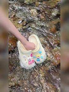 [Free Shipping] Absolutely Adorable WomenS Clogs Perfect For Summer Wear New Beach Sandals Non-Slip Odor-Resistant Thick-Soled And Height-Increasing Slippers For Women