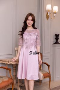 ชุดเดรสออกงาน A804 ผ้าลูกไม้คอกลมปักเลื่อม ทรงกระโปรงบานสไตล์น่ารัก สวยเก๋เนื้อผ้าเงาวาว หรูหรา มี M-4XL