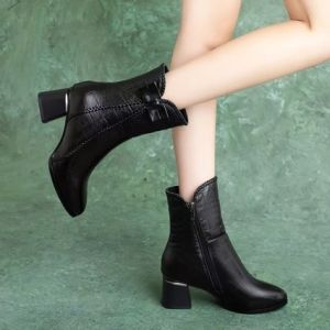 [Free Shipping] WomenS Winter New Style Short Boots Fleece-Lined For Warmth Mid-Calf Height Chunky Heel Versatile Soft Sole Pointed Toe