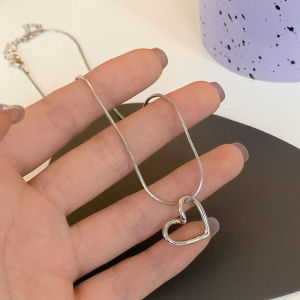 Kalung Wanita Titanium Anti Karat Dengan Liontin Kupu-Kupu Cinta Banyak Model Tidak Luntur Women Love Butterfly Chain Necklace