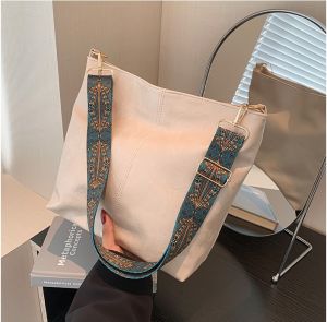 Dawaar Beg Tangan Wanita Bahu Jinjing Silang ( Classic Top Handle Women Tote Travel Crossbody Sling Shoulder Bag Handbag ) 11Y3