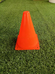 【Pelican】ป้ายการฝึกอบรมฟุตบอล Barrel Barrel Road Sign กรวย 18CM Road Barrier การฝึกอบรมกรวยอุปกรณ์ฟุตบอลบาสเกตบอลสเก็ตฝึกอบรมอุปสรรค