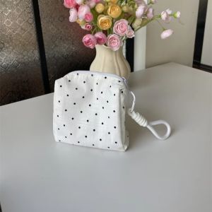 UNIITY Large Capacity Black Dot Makeup Bag Sweet Style Quilting Storage Pouch Portable Zipper Toiletry Bag Cosmetic Organizer Pouch