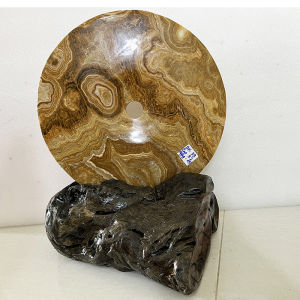 Đồng tiền đồng điếu đá tự nhiên đường kính 39 cm nặng 16 kg cho mệnh Kim và Thổ chân đế gỗ rừng