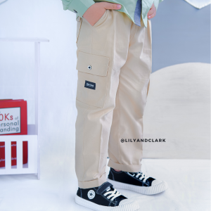 Lily And Clark Celana Panjang Cargo Basic Anak Laki-Laki Warna Cream CA01