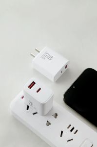 PD20W Fast charger phone charging adapter multi-port PD QC Suitable for Huawei Xiaomi Samsung fast charger