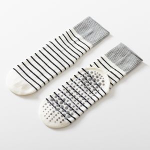 Womens Color Blocked Striped Anti Slip Middle Cylinder Yoga Socks Comfortable Sweat Absorbing Anti Slip Yoga And Pilates Socks