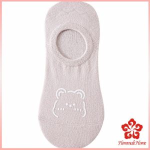 ถุงเท้าผู้หญิง สีลูกกวาด ถุงเท้าข้อสั้น ผ้านุ่มใส่สบายเพ้นท์น้องหมีน่ารัก womens socks