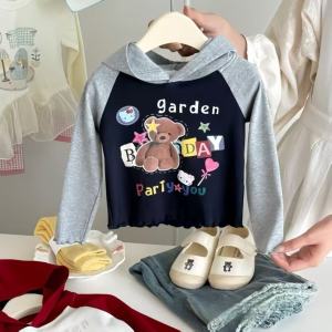 Girls Autumn เวอร์ชั่นเกาหลีใหม่การ์ตูนหมีพิมพ์ตัวอักษรเสื้อยืดบาง ๆ ท่อนล่างแขนยาวด้านบนมีฮู้ด【HALOLO】