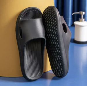 Step on Shit Feeling Slippers for Men Summer Outwear 2024 New Indoor Home Silent Bathroom Non slip Bathroom Cool Support for Women