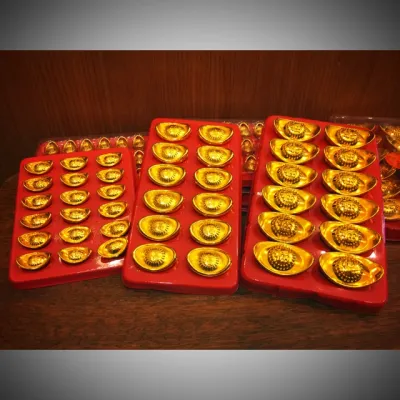 [Box]PVC Yuan Bao in 2cm 3cm 4cm 5cm Gold color CNY Decoration Chinese New Year Festive Accessories Craft 农历新年 金元宝 塑料 装饰 饰品 蛋糕裝饰
