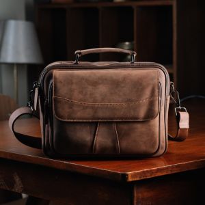 TAS SELEMPANG KULIT CRAZY HORSE UNTUK PRIA - ELEGAN KLASIK & PRAKTIS