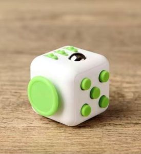 Fidget Cube Anti-kecemasan Orang Dewasa Penghilang Stress Magic Spinner Cube Fokus Anak-anak Hadiah Toy MURAH
