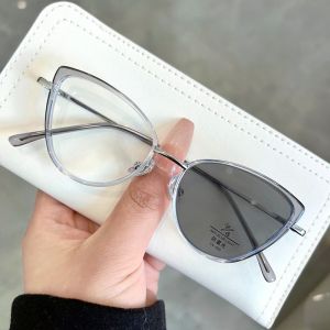 Kacamata photocromic anti radiasi cat eye bingkai Kacamata wanita Anti UV fotocromic