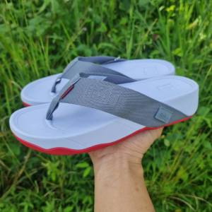 New arrival Fitflop Surfa สีมาไหม่ สำรับผู้ชาย&ผู้หญิ่งSize 36---44 รองเท้าเพื่อสุขภาพพื้นนุ่มสายสลิงใส่ทนทานใส่สวยใส่สบายมากรับรองสินค้าตรงปกสินค้ามีในไท