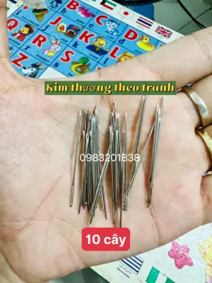 Kim thêu tranh chữ thập kim này thường được tặng trong tranh dễ cầm nắm dễ thêu