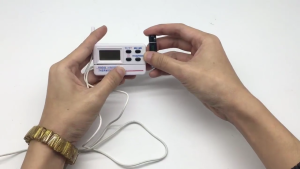 เครื่องวัดอุณหภูมิแบบตู้เย็นดิจิตอล ± สูง1 ° C หน้าจอใหญ่ LCD การติดตั้งตะขอแม่เหล็ก ABS สำหรับจัดเก็บ