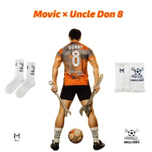 ถุงเท้าครึ่งแข้ง Movic x Uncle Don 8 ลุงดอน นักฟุตบอลจักรวาล ขนาดฟรีไซส์ผู้ใหญ่