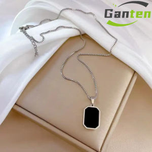 Ganten🍎Kalung persegi panjang hitam rantai tulang selangka sederhana dan personal kalung fashion kelas atas warna ganda emas dan putih untuk wanita