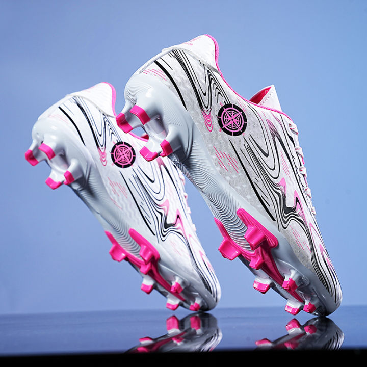 spike soccer shoes