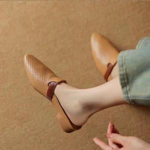 [FreeShipping] Brand off-size hollow breathable soft leather womens fashion closed-toe slippers 2026 new summer outdoor half-slippers for women