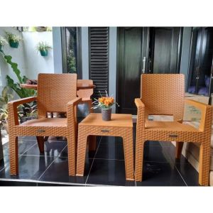 KURSI PLASTIK NAPOLLY RAJA SEPASANG MEJA