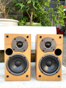 Bán Cặp Loa nghe Nhạc Booksheolf Onkyo D- V77 ( loa ko lưới) mới keng hát cực tốt màu vàng gỗ hàng bãi nhật