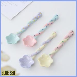 bluesea ช้อนเซรามิกด้ามยาว1ชิ้นช้อนไอศครีมน่ารักวาดด้วยมือช้อนขนมหวานด้ามยาวอุปกรณ์บนโต๊ะอาหาร