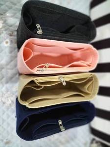 Longchamp Double shoulder liner bag separate and organize bag felt cosmetic bag.