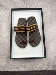 Dép xỏ ngón nam nữ đế ca rô nâu-Dép xăng đan học sinh