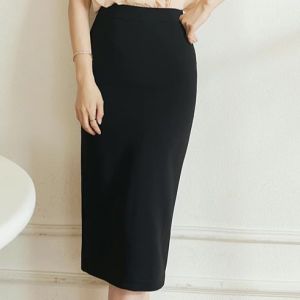 CHÂN VÁY BÚT CHÌ DÀI XẺ TÀ ĐEN & TRẮNG | SANG TRỌNG & TINH TẾ