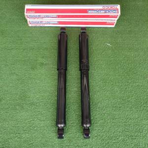 *โช๊คอัพหลัง* TOYOTA VIGO วีโก้ 4x2 ตัวเตี้ย ยี่ห้อ TOKICO รหัสE3775 ( จำนวน 1คู่ )