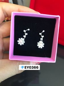 ต่างหูเงินแท้92.5% ต่างหูแบบเกี่ยว - แนบใบหู ต่างหูประดับเพชร cz น่ารักๆ ค่ะ (เรือนเงินแท้)