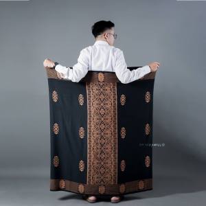 Sarung Batik Pria Motif Sarang Tawon Rayon Halus Premium