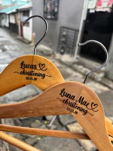 Wooden Hanger (Personalized FREE Laser Engrave -SOLD PER PIECE)